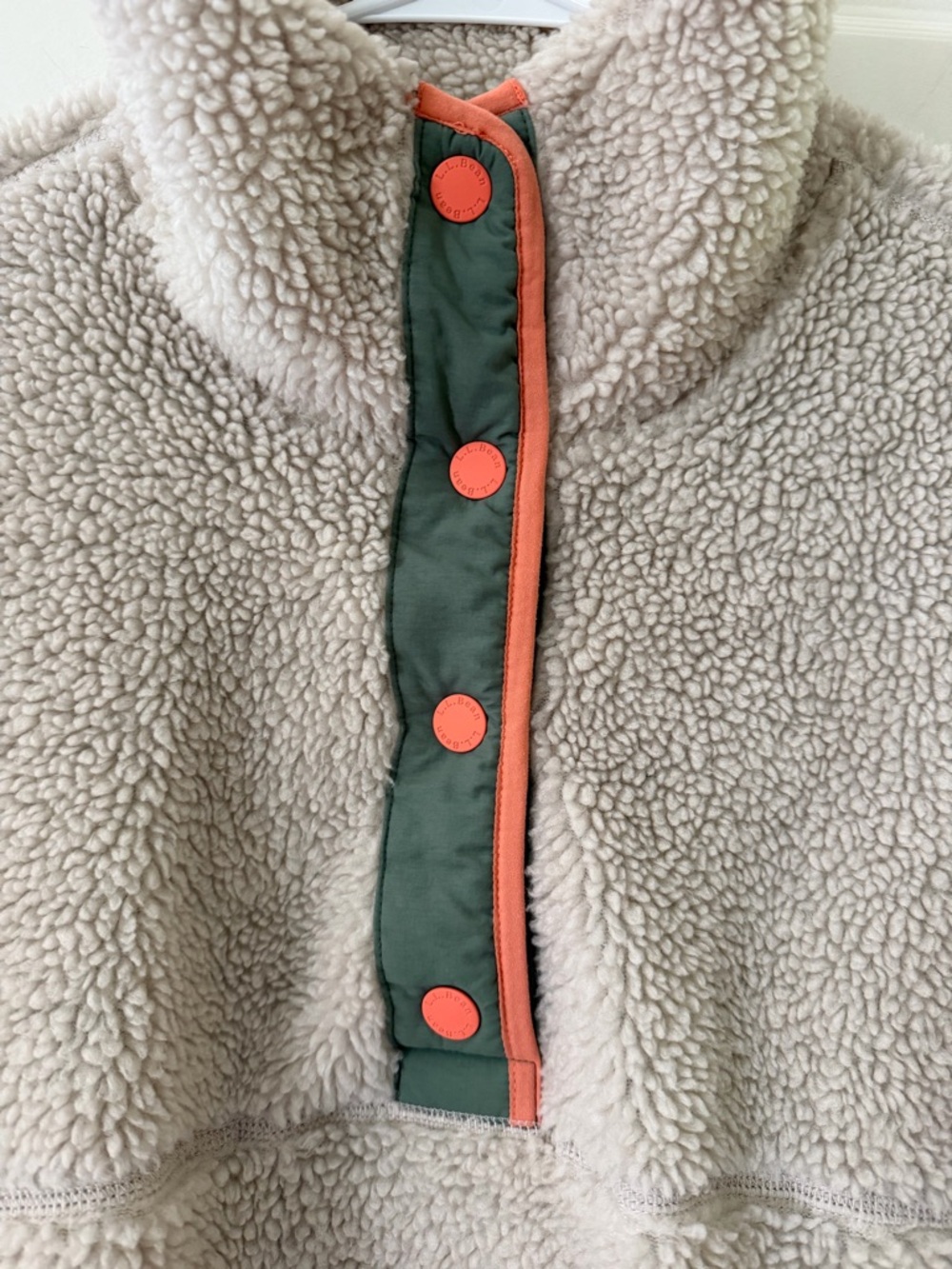 L.L. Bean Sherpa Fleece Pullover in Soapstone - Picture 4 of 6